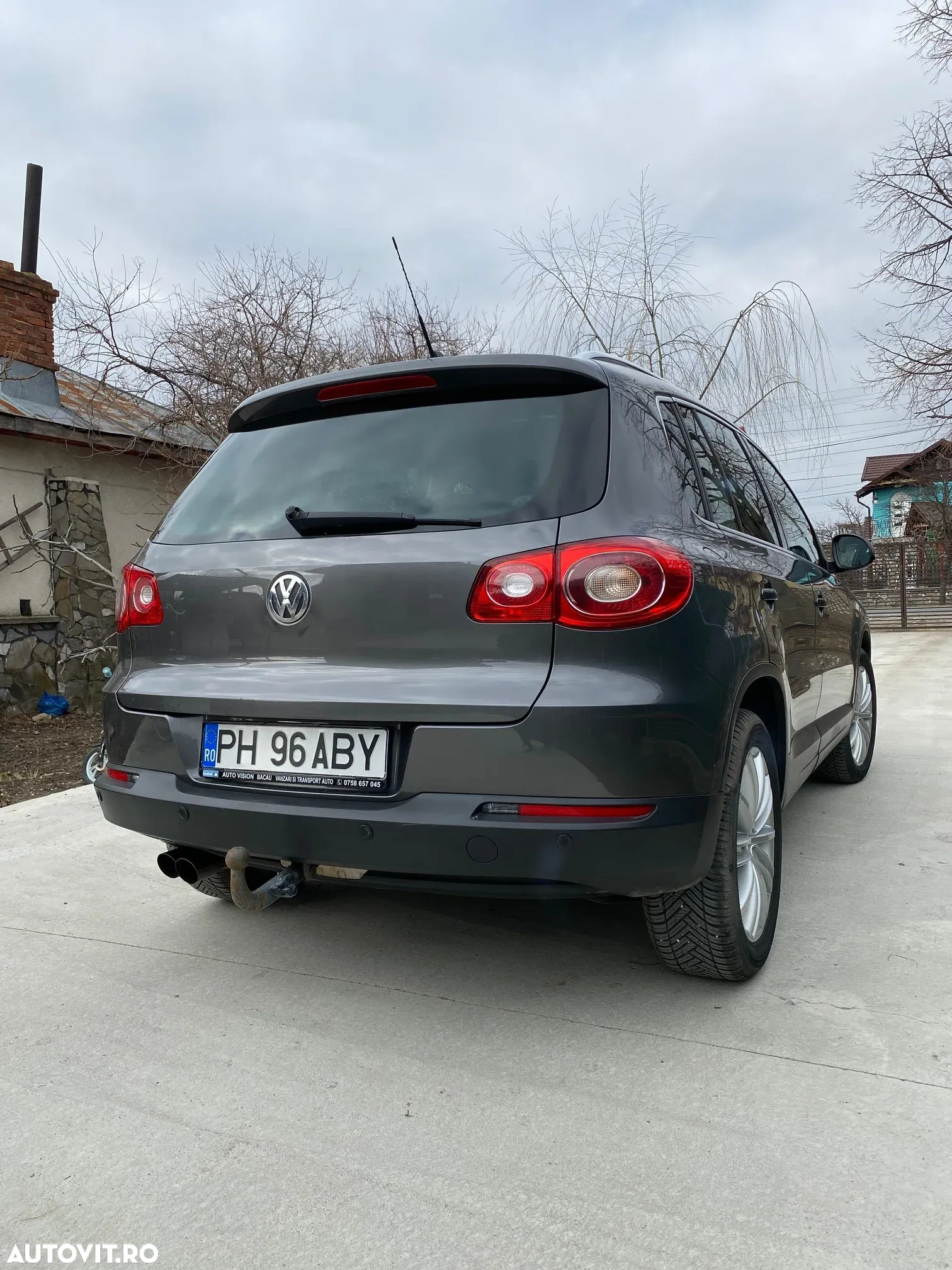 Volkswagen Tiguan - 2