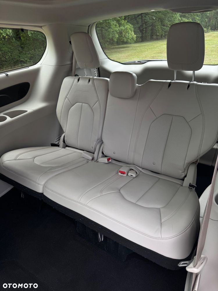 Chrysler Pacifica - 14