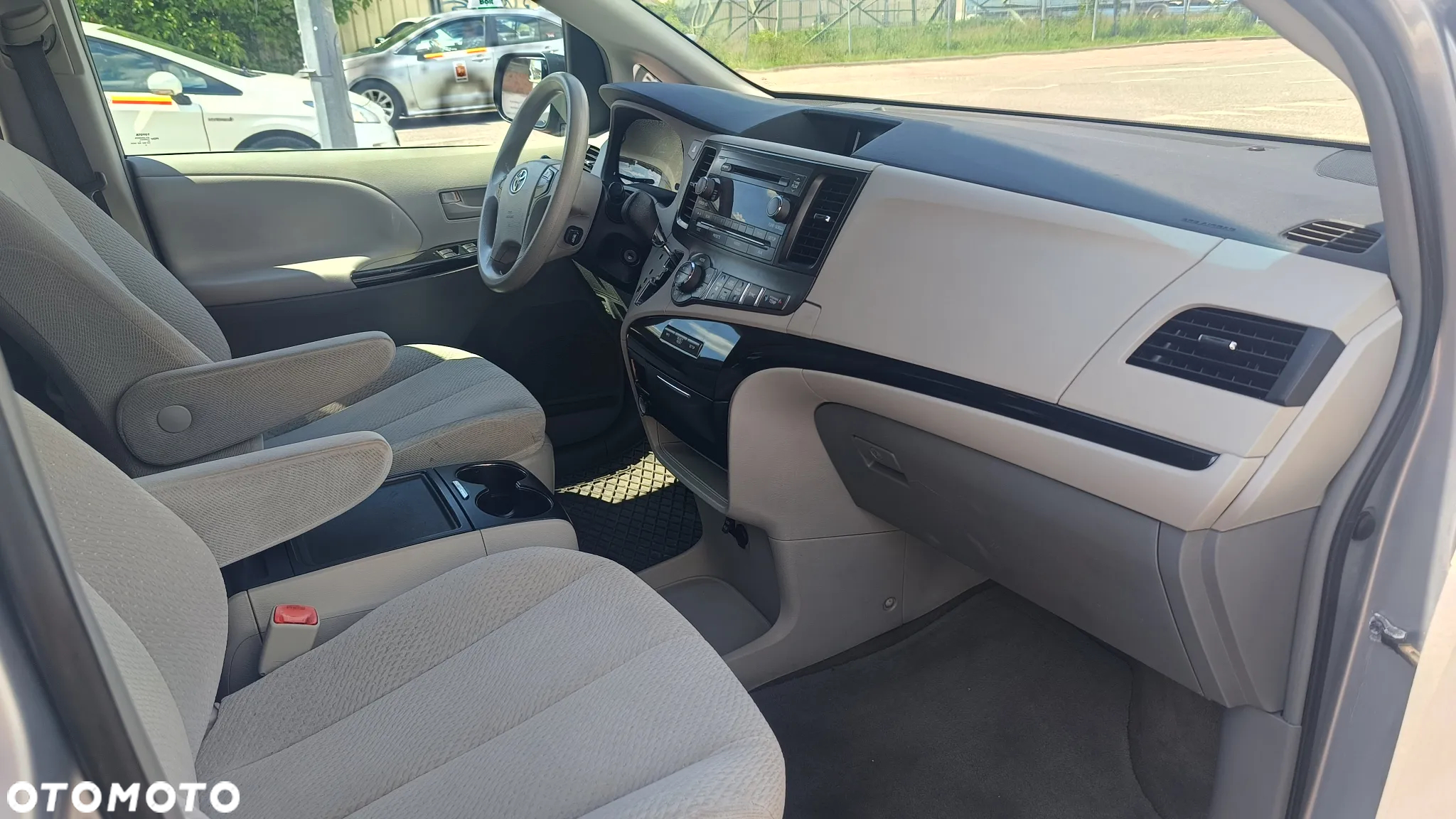 Toyota Sienna 3.5 V6 SE - 23
