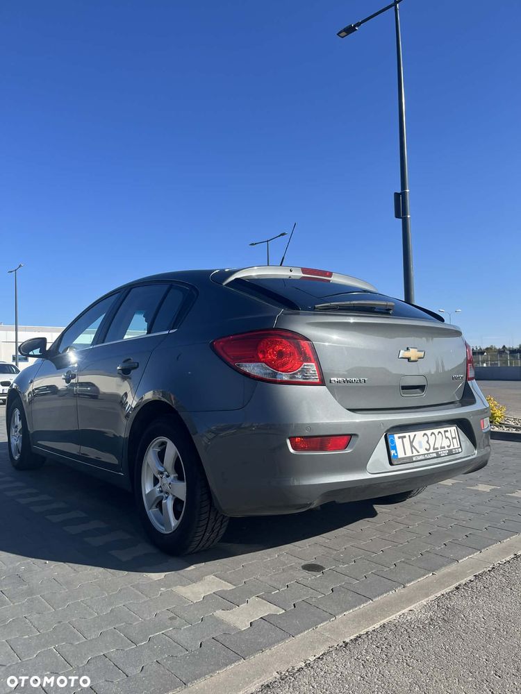 Chevrolet Cruze 1.6 LT - 16