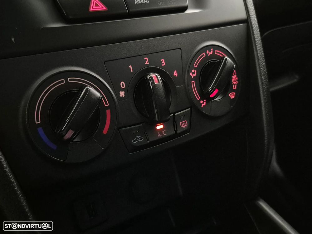 Suzuki Vitara 1.6 VVT GLX - 27