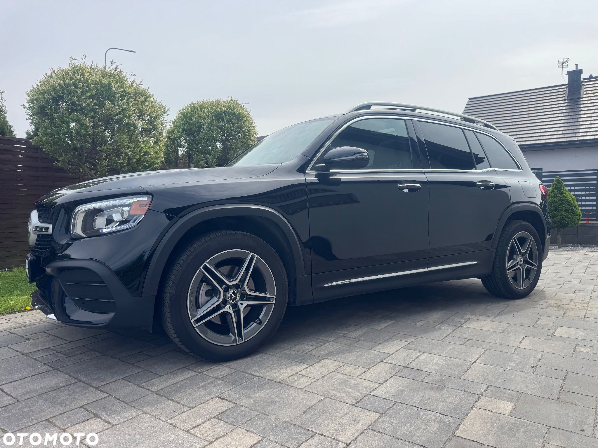 Mercedes-Benz GLB 250 4-Matic AMG Line 8G-DCT - 2