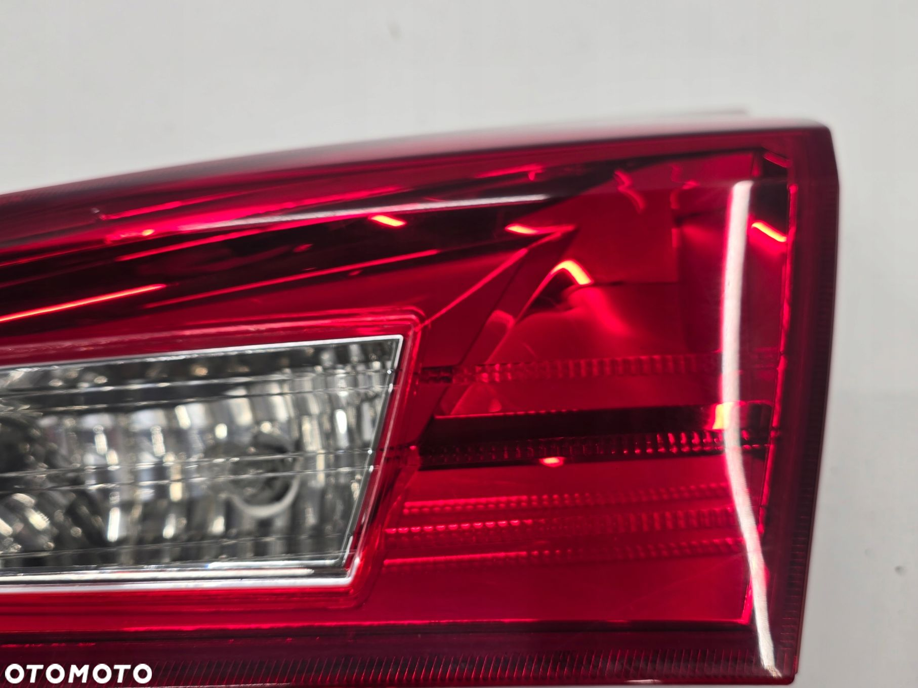 TOYOTA AURIS II E18 HB 13R LAMPA PRAWY TYŁ W KLAPĘ - 3