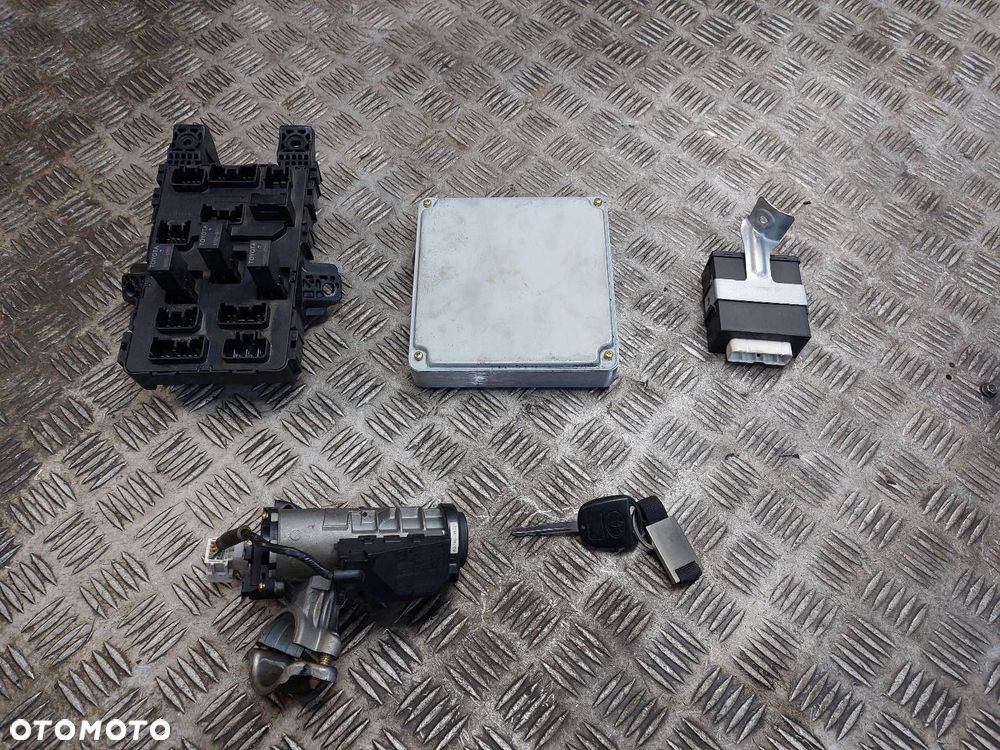 ZESTAW STARTOWY TOYOTA AVENSIS T22 2.0 D4D 89661-05420 89741-05041 - 10