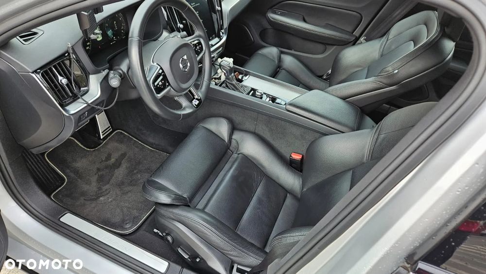 Volvo S60 T4 R-Design First Edition - 18