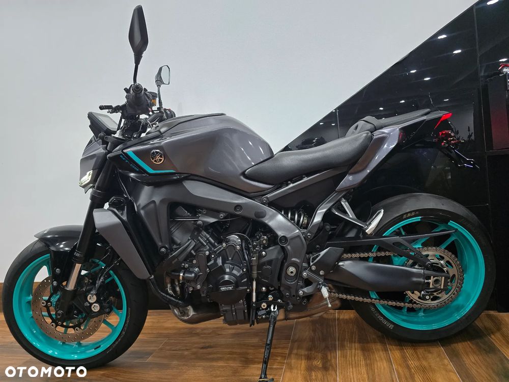 Yamaha MT - 30