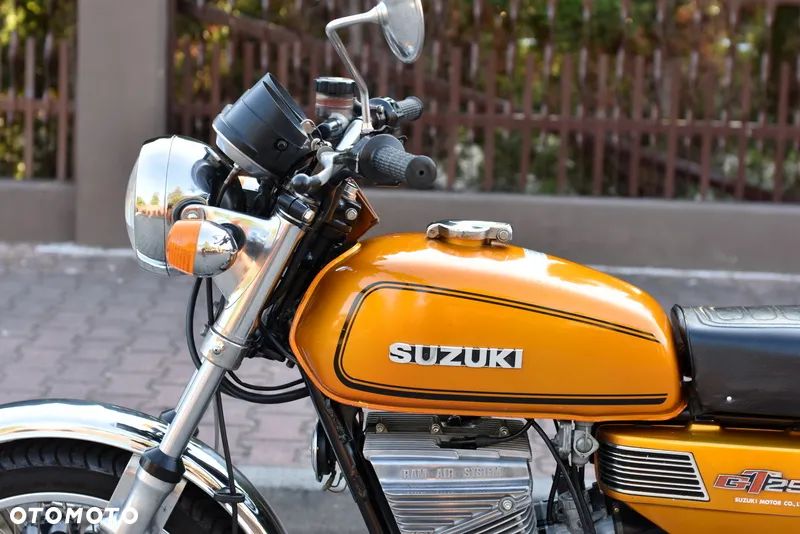 Suzuki Inny - 27