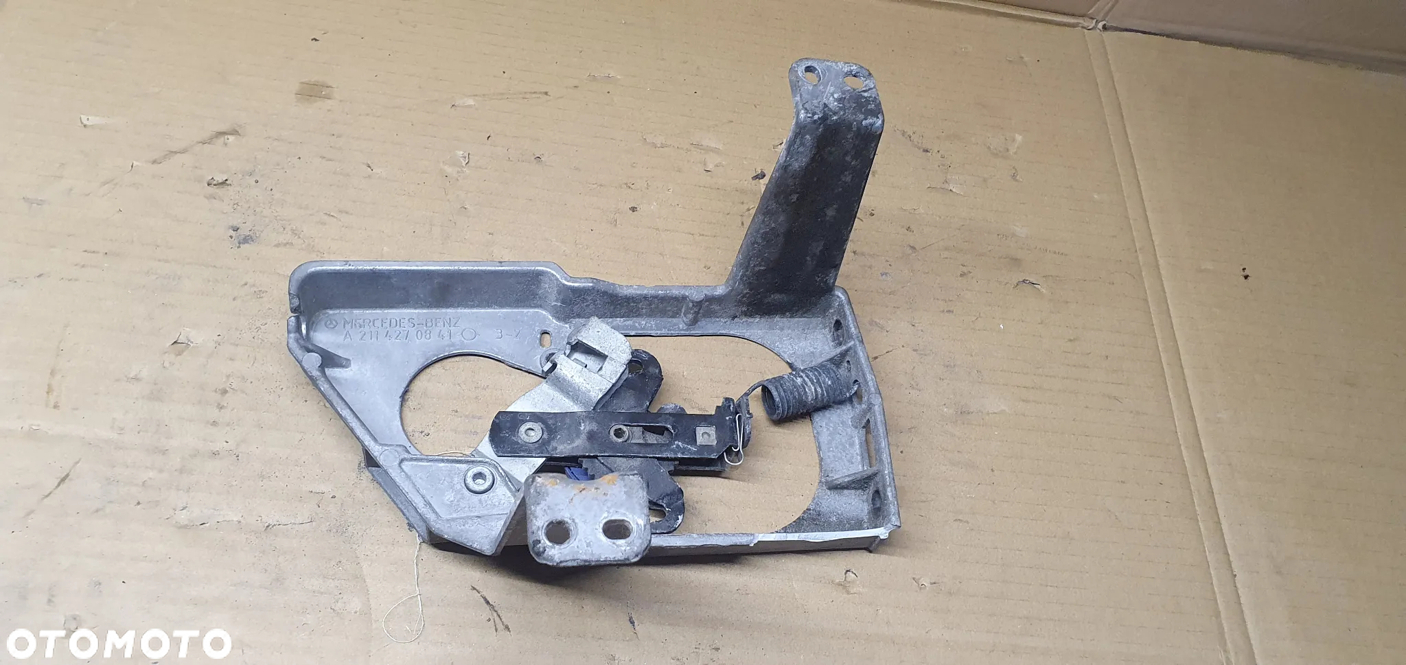 Mechanizm hamulca ręcznego Mercedes E-Klasa W211 A2114270841 - 2