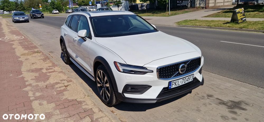 Volvo V60 Cross Country - 30