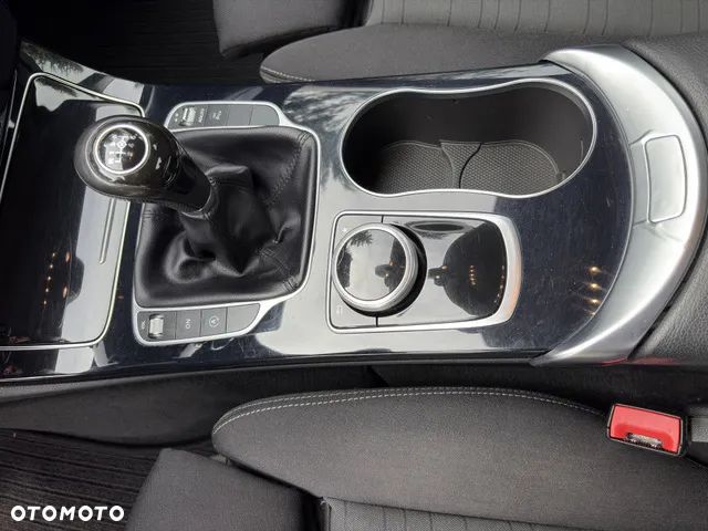 Mercedes-Benz Klasa C 180 (BlueEFFICIENCY) - 30