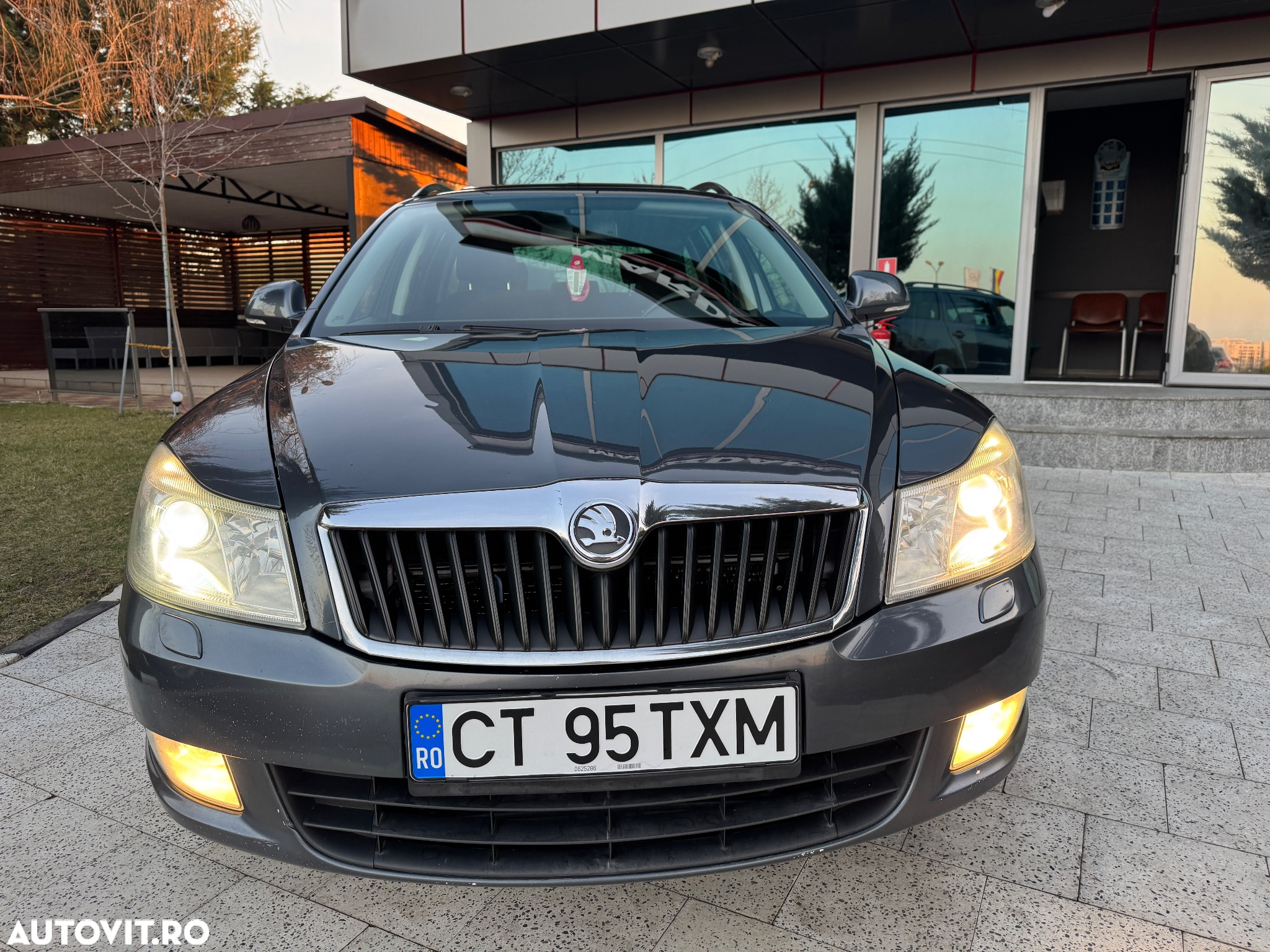Skoda Octavia 1.6 TDI Ambiente DSG - 16