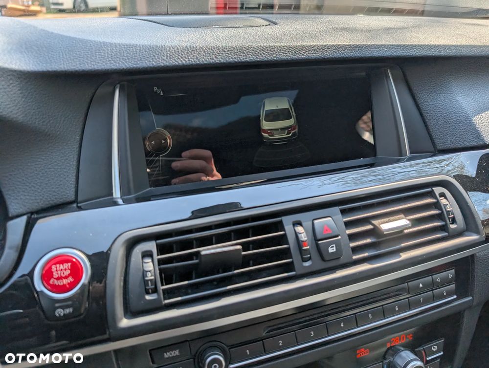 BMW Seria 5 520d xDrive - 22