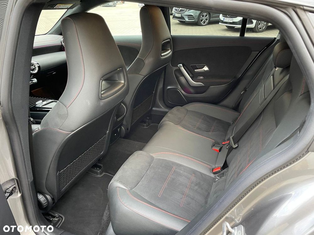Mercedes-Benz CLA 200 d AMG Line 8G-DCT - 13