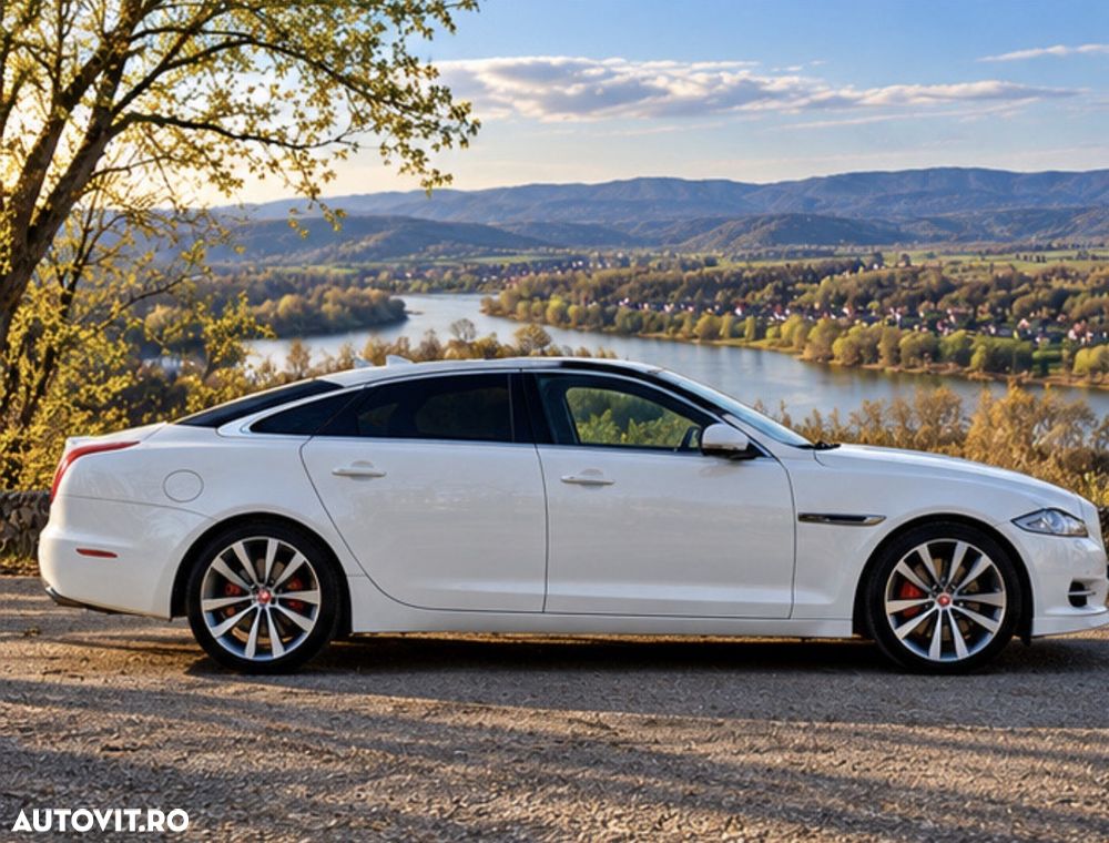 Jaguar XJ - 7