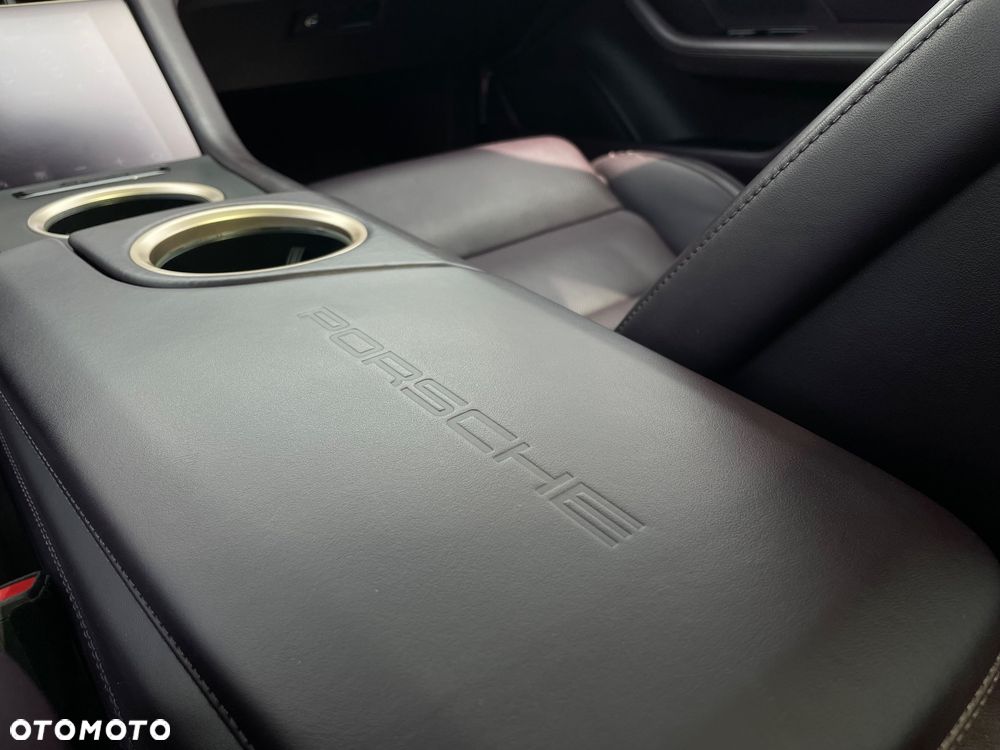 Porsche Taycan 4S Performance Plus - 23