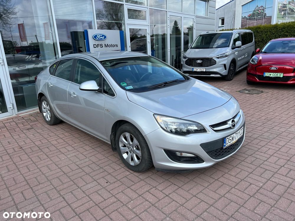 Opel Astra 1.4 T Business - 3