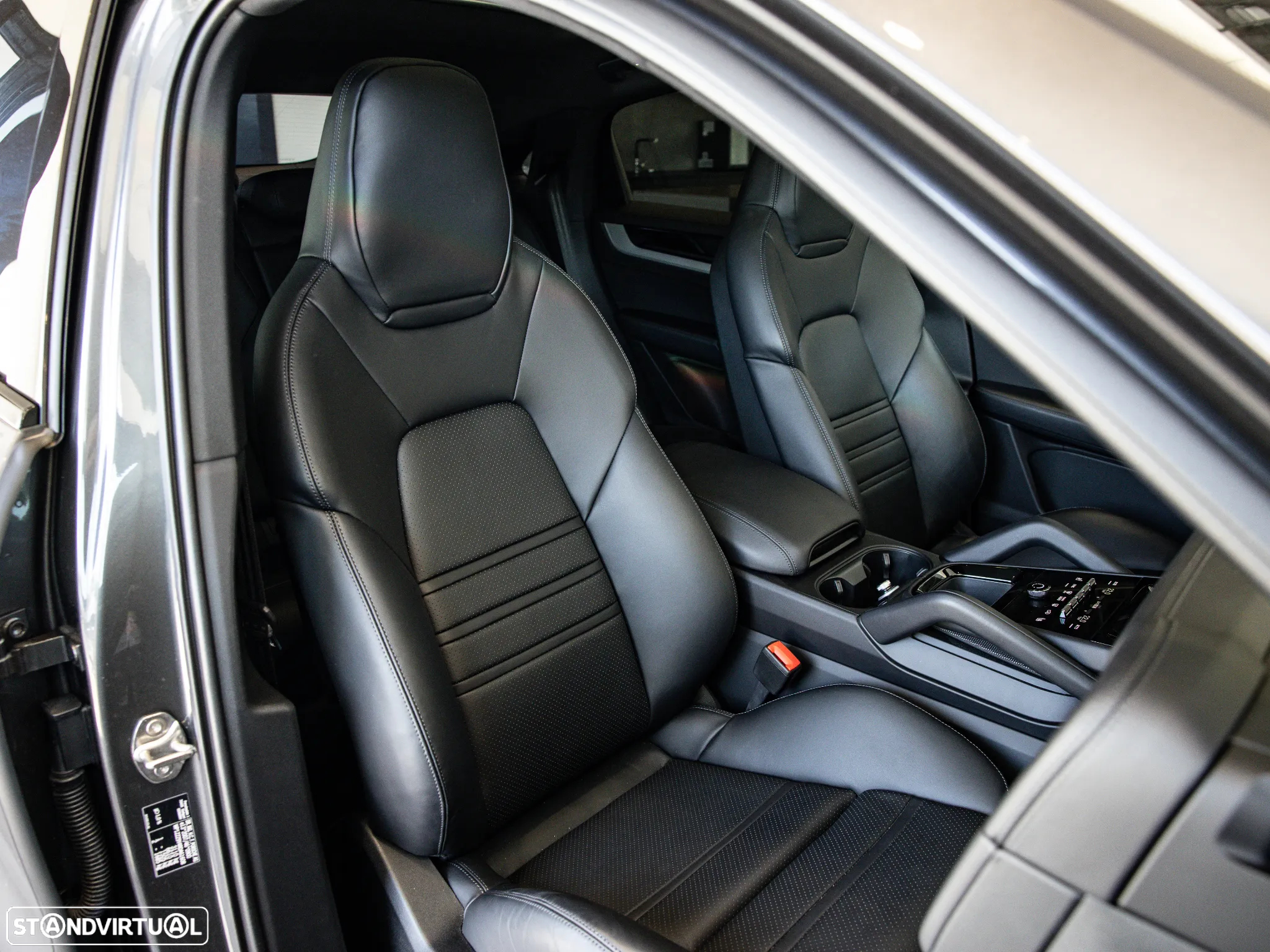 Porsche Cayenne Coupé E-Hybrid - 44