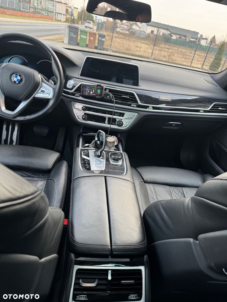 BMW Seria 7 - 10