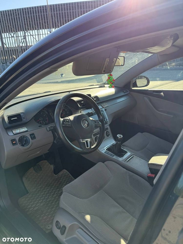 Volkswagen Passat 1.8 TSI Comfortline - 19