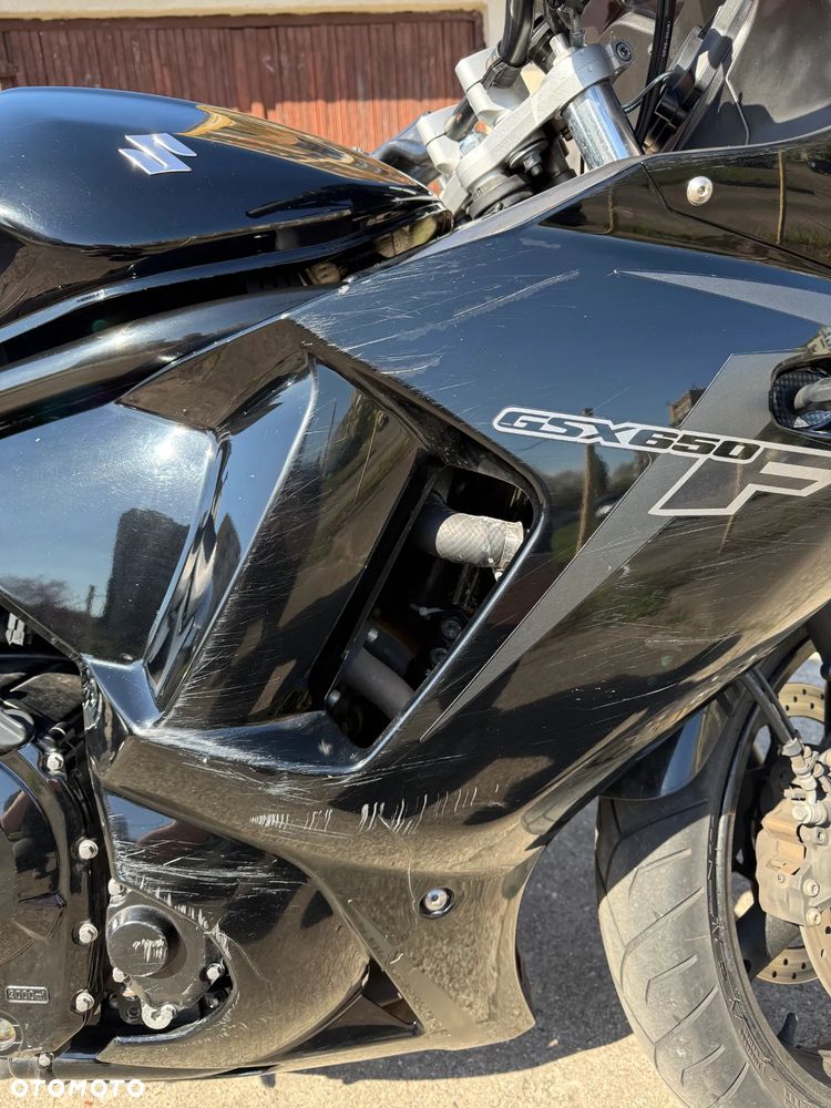 Suzuki GSX - 17
