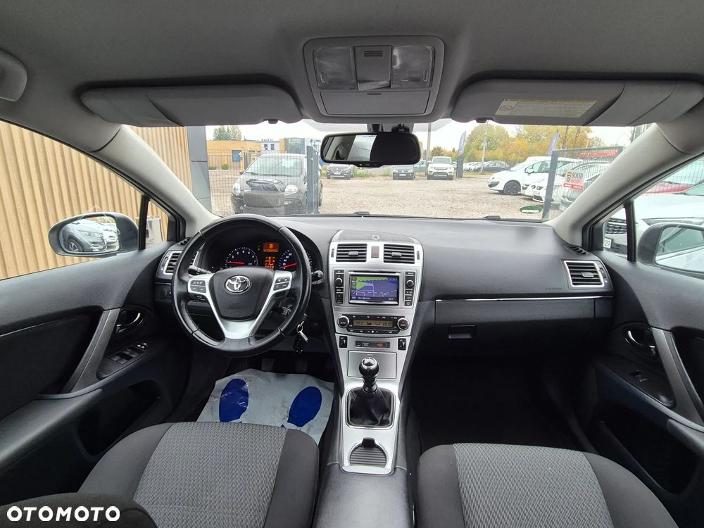 Toyota Avensis Touring Sports 1.8 Comfort - 29