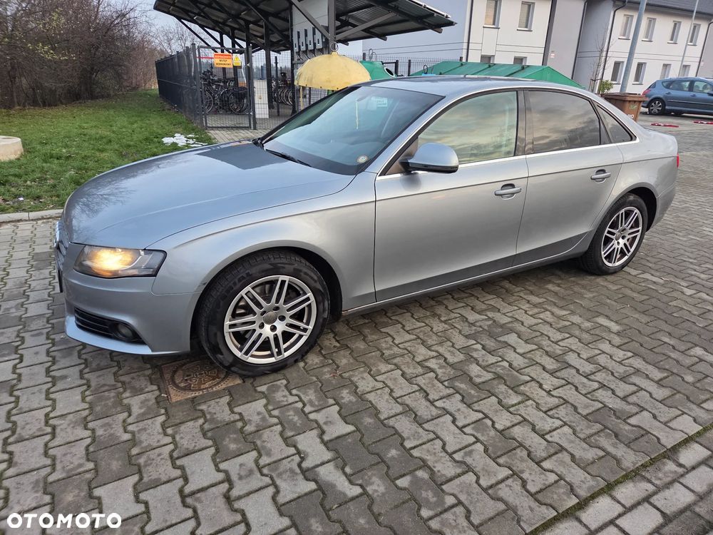 Audi A4 Limousine - 9