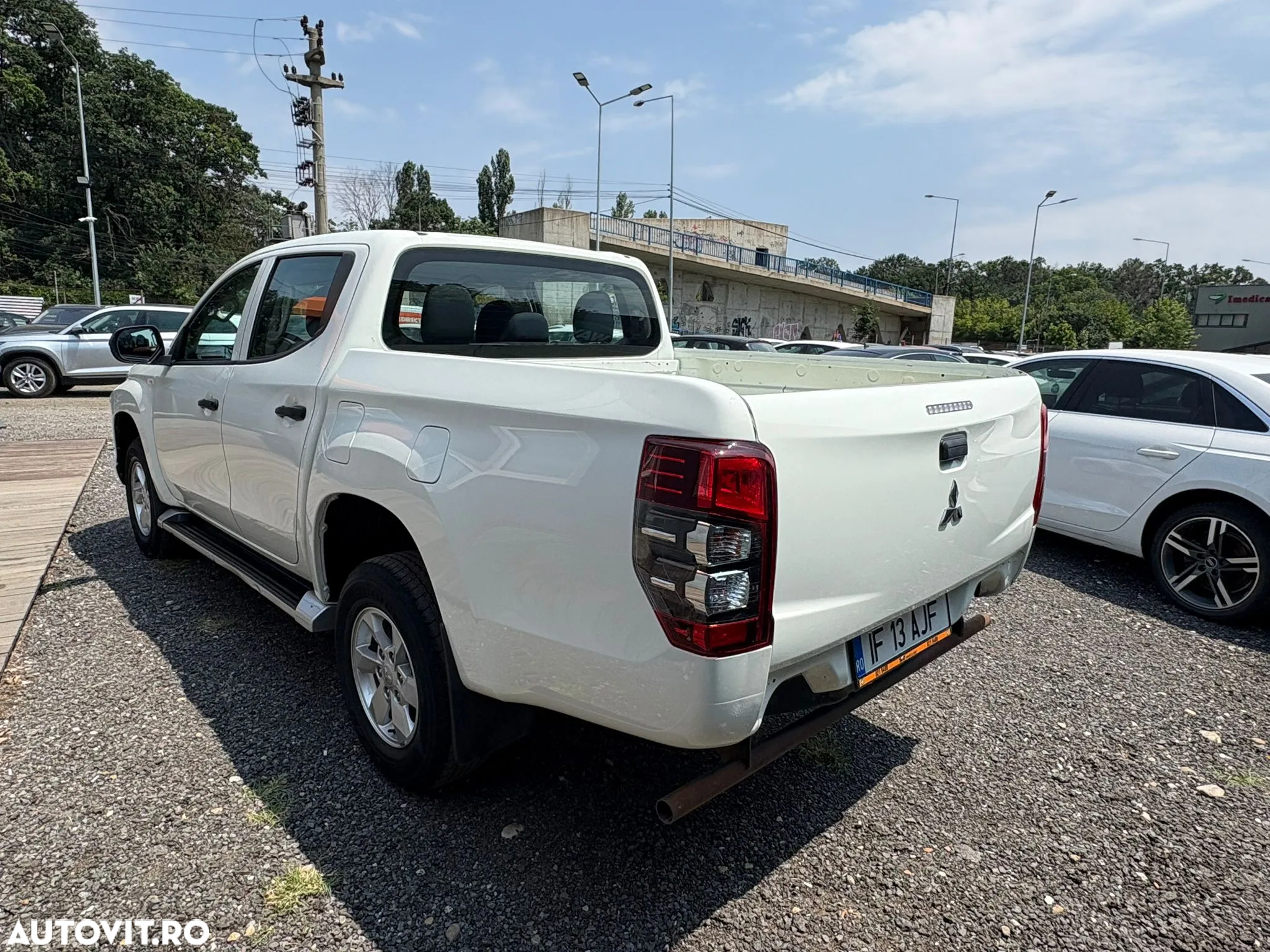 Mitsubishi L200 Double Cab 2.2 DI-D M/T Instyle - 3