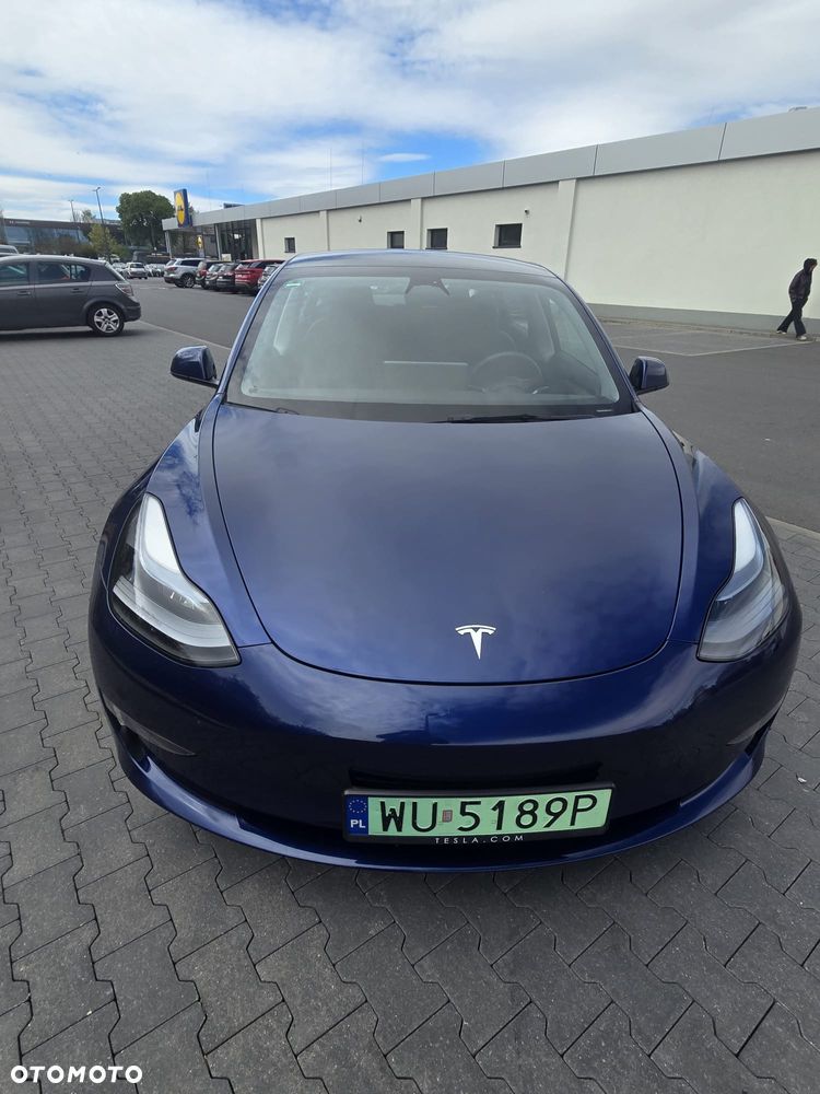 Tesla Model 3 - 3