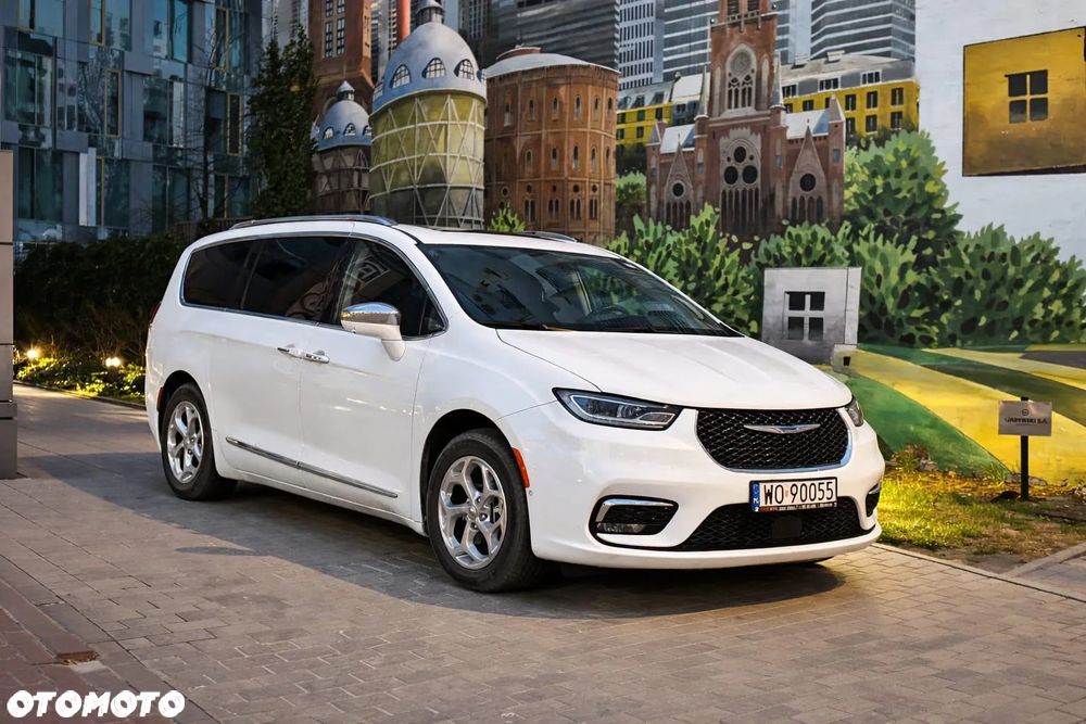 Chrysler Pacifica - 1