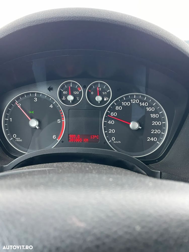 Volkswagen Tiguan - 8