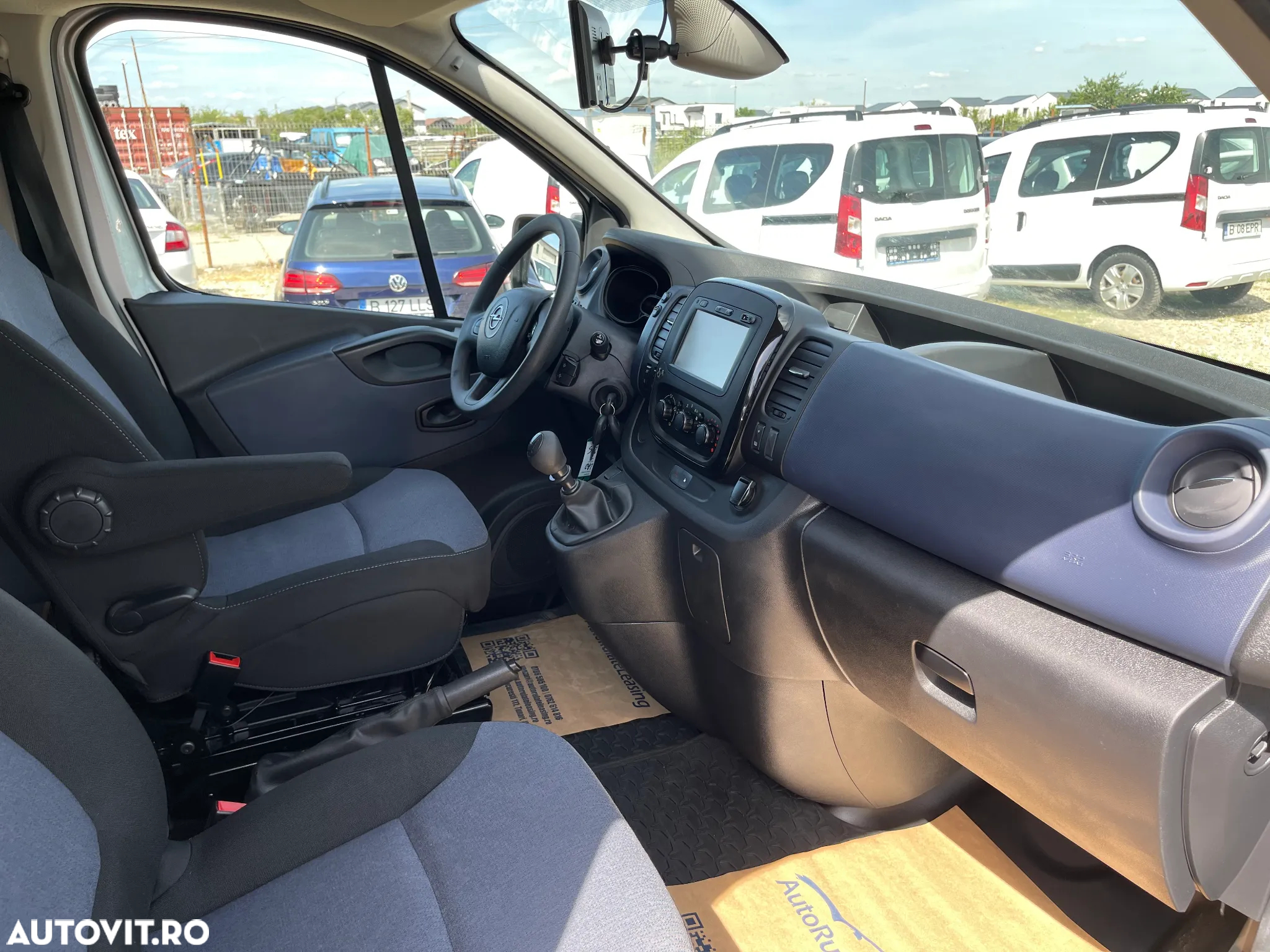 Opel Vivaro - 8