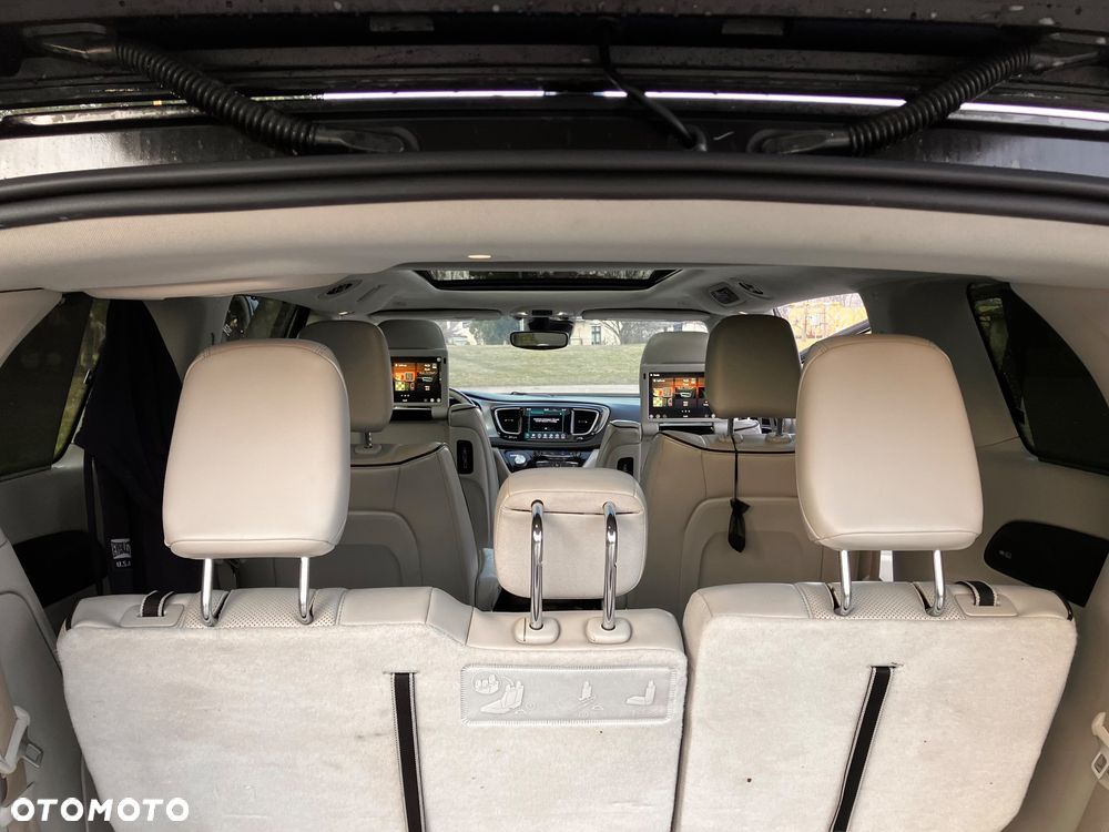 Chrysler Pacifica - 10