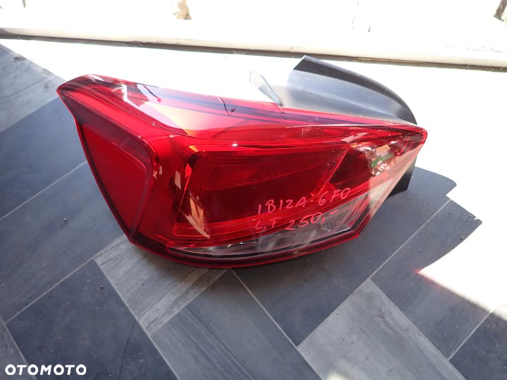 SEAT IBIZA V 6F0 LAMPA LEWY TYŁ EUROPA - 1