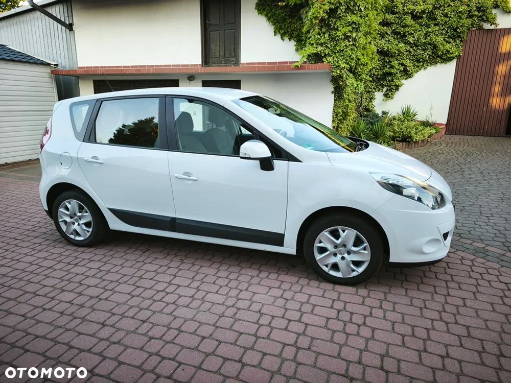 Renault Scenic 1.6 16V 110 TomTom Edition - 9