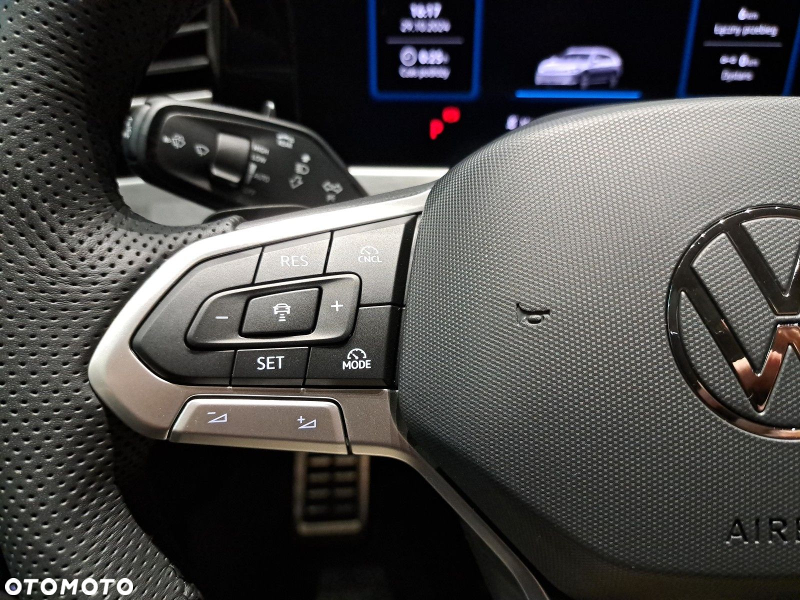 Volkswagen Passat - 25