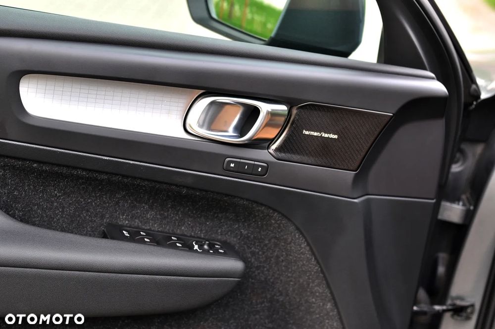 Volvo XC 40 D4 AWD Momentum Pro - 18