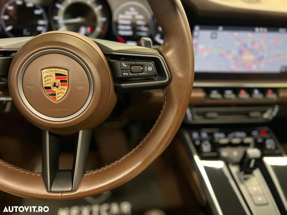Porsche 911 Carrera 4S PDK - 19