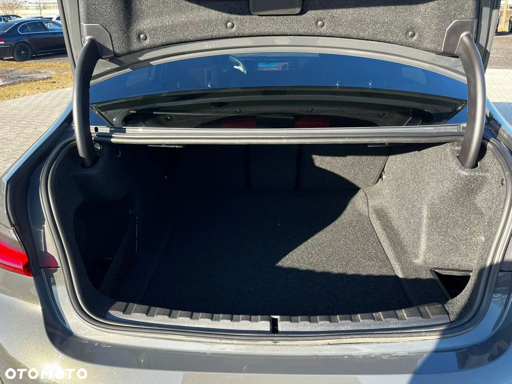 BMW Seria 3 320d xDrive - 22