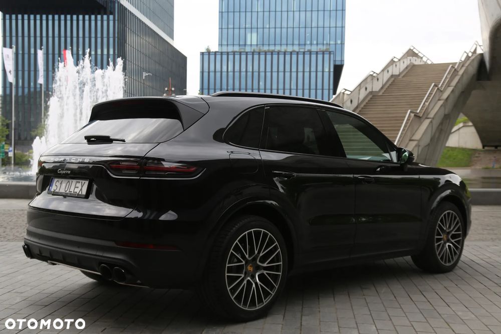 Porsche Cayenne - 1