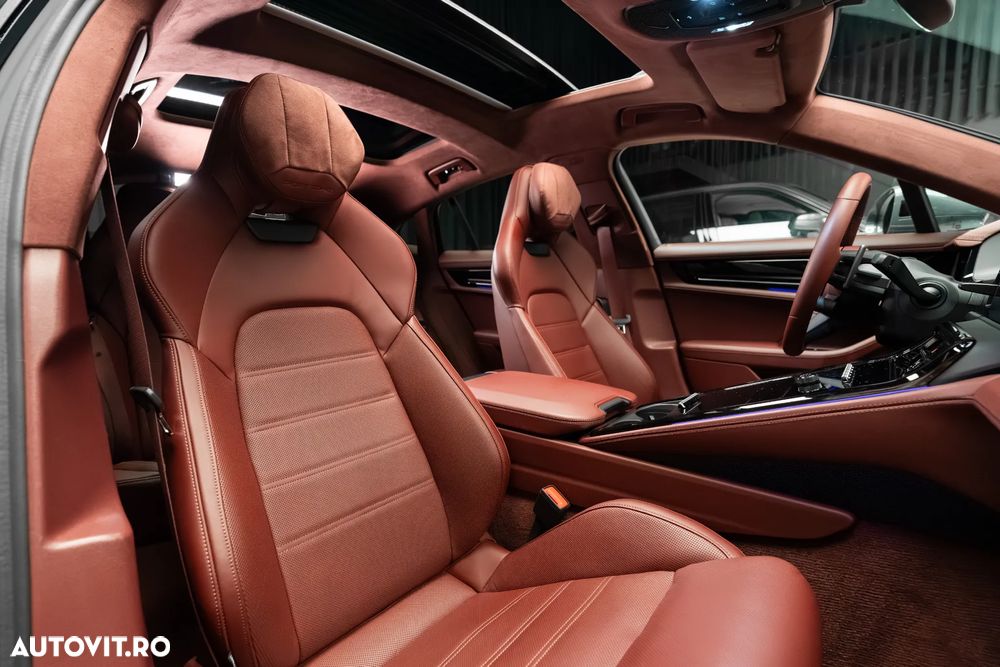 Porsche Panamera 4 - 32