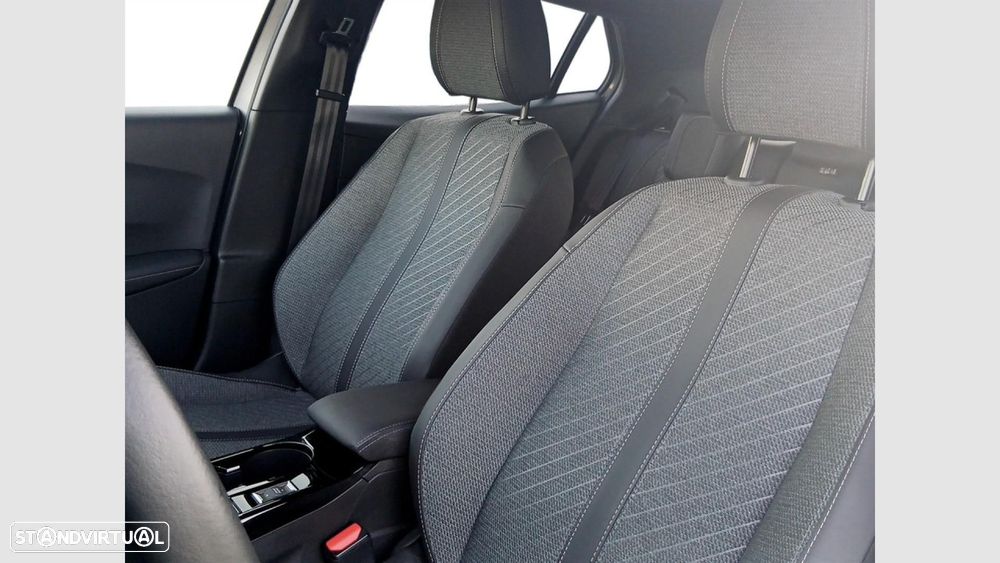 Peugeot e-2008 54 kWh Allure - 13