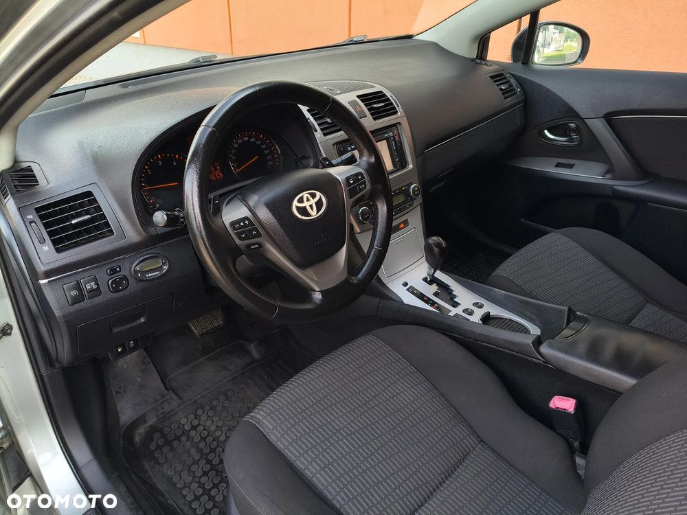 Toyota Avensis 2.2 D-4D Automatik Executive - 8