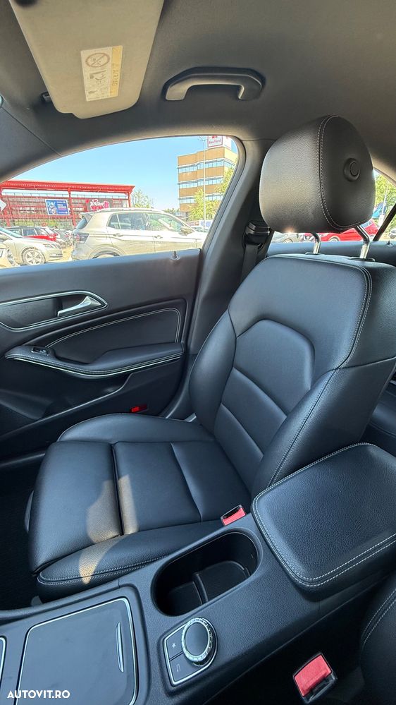 Mercedes-Benz CLA 180 7G-DCT - 19