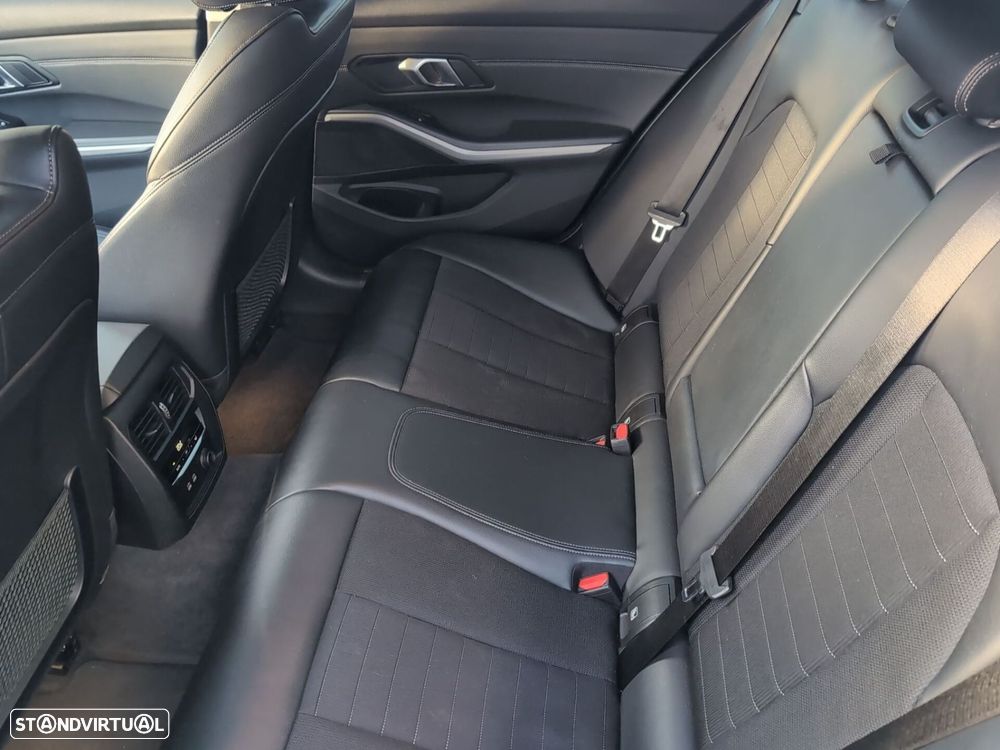 BMW 320 d Line Sport Auto - 14