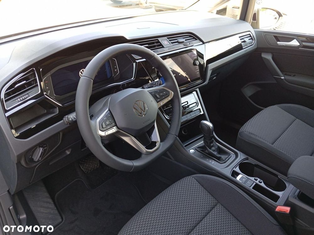 Volkswagen Touran - 21