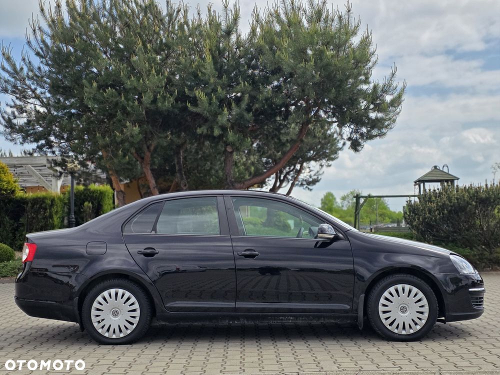 Volkswagen Jetta - 5
