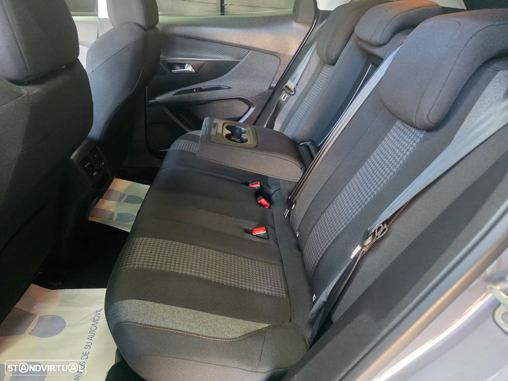 Peugeot 3008 BlueHDi 130 Stop & Start EAT8 Allure - 20