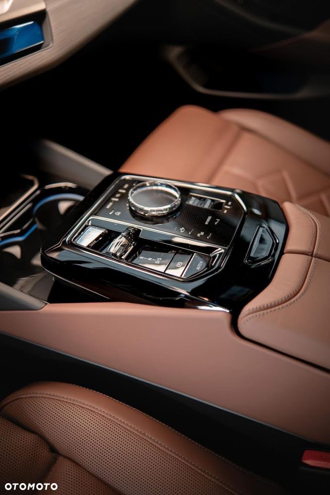 BMW Seria 5 550e xDrive PHEV M Sport - 3