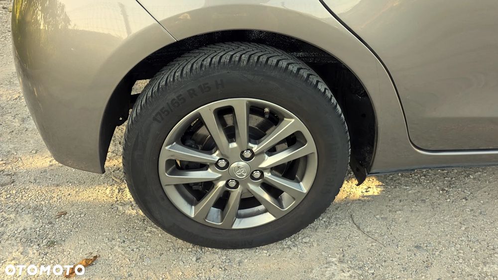 Toyota Yaris 1.33 Premium - 17