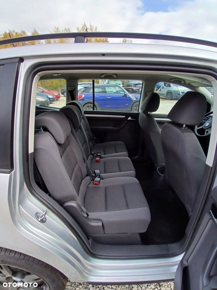 Volkswagen Touran - 6